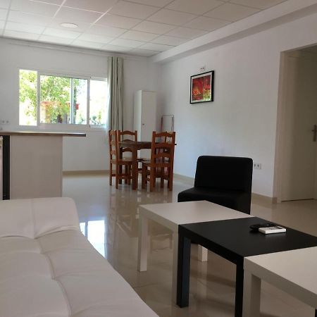 Apartamentos Carmen Teresa Torremolinos Bagian luar foto