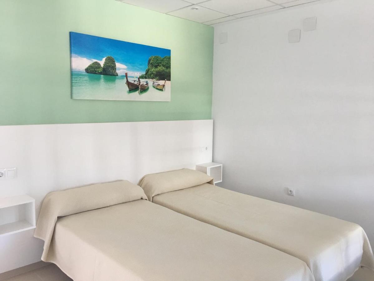 Apartamentos Carmen Teresa Torremolinos Bagian luar foto
