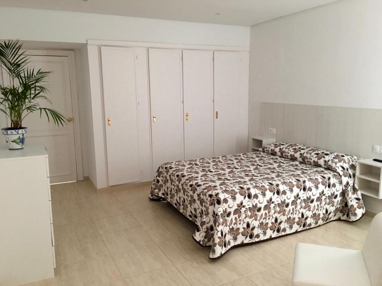 Apartamentos Carmen Teresa Torremolinos Bagian luar foto